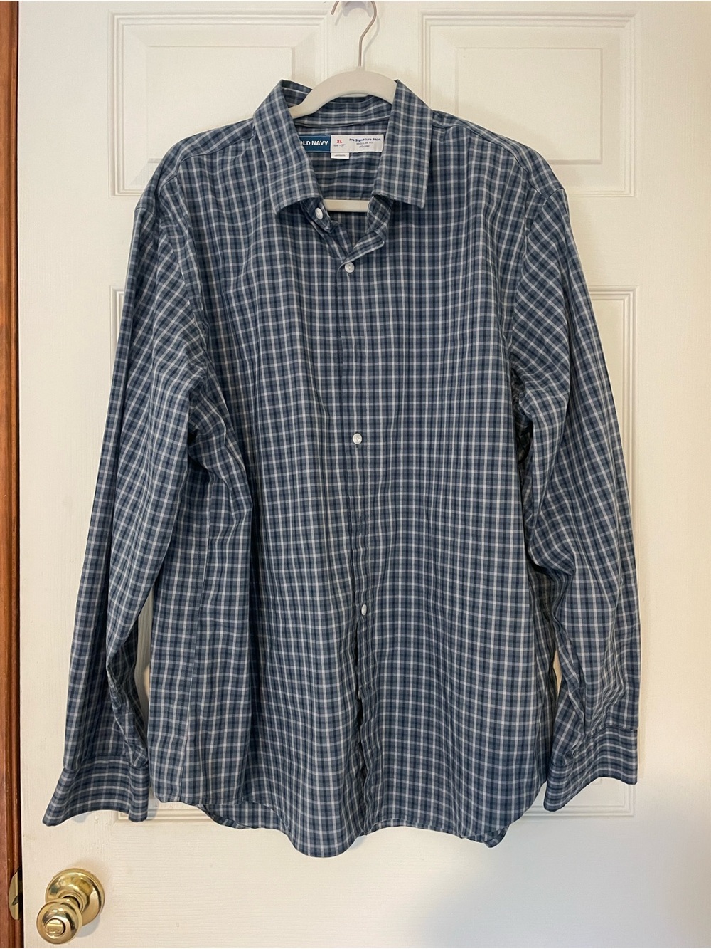 Old Navy Men’s Navy and White Plaid Button-Up Shirt